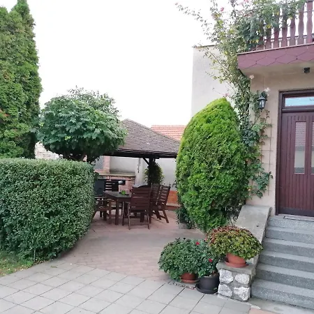 Ubytovani Na Spaciru Mikulov Exterior photo